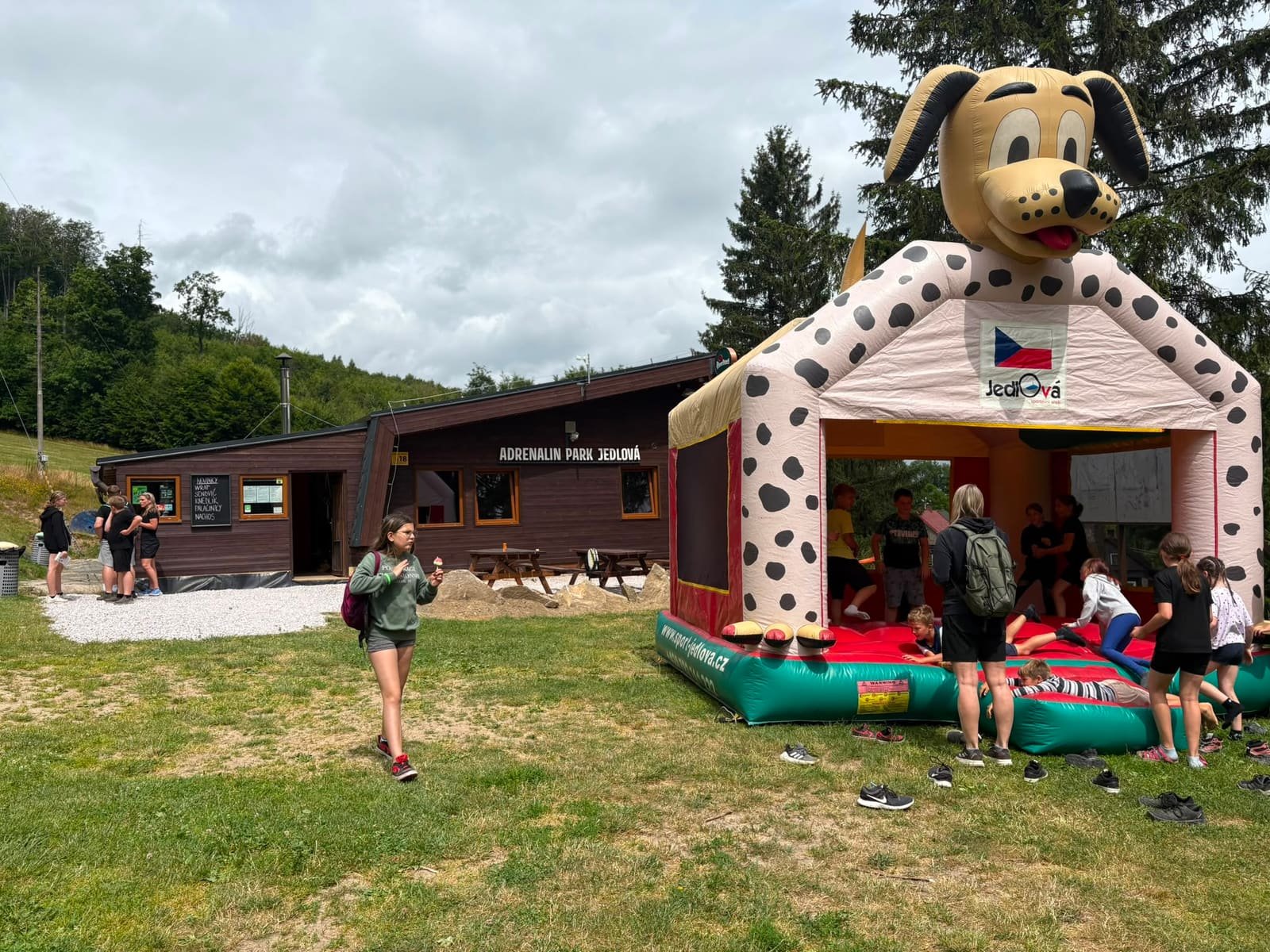 Nafukovací skákací hrad