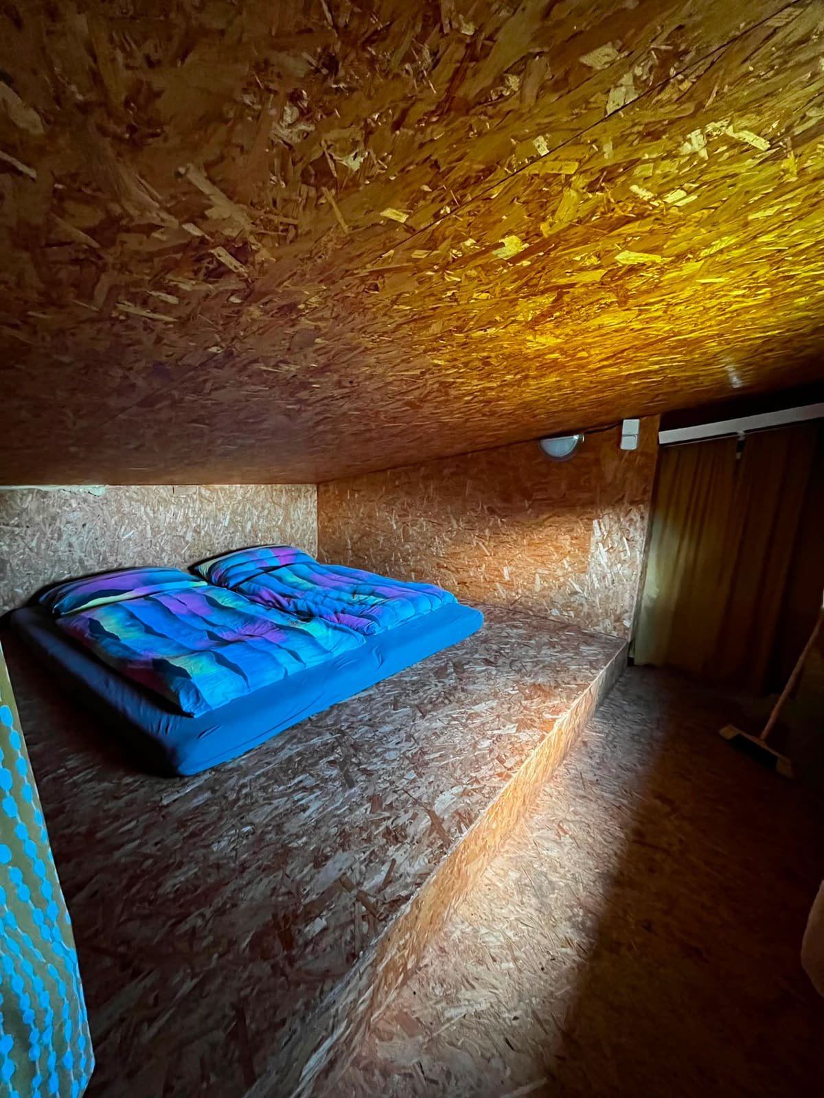 Zalezem si do komůrky
